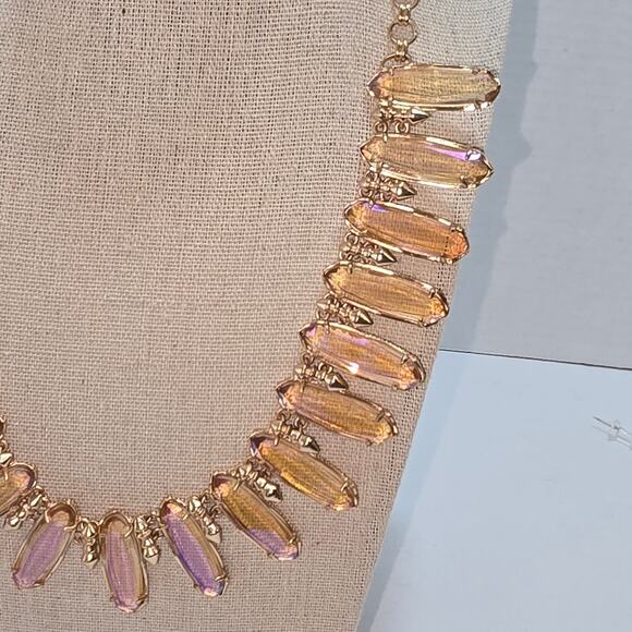 Kendra Scott Gabriella Iridescent‎ Peach Elegant Gold Statement Bibb Necklace - Picture 4 of 10